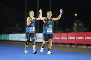 BIB: 446, 41591
                            <button type="button" onclick="openModal(18014284)" class="btn btn-primary btn-sm float-right btn-popup" data-toggle="modal" data-target=".modal-high-quality">
                        <i class="fas fa-shopping-cart"></i> Add to Cart
                    </button>
                                            <button type="button" onclick="isThisMe(18014284, true)" class="btn btn-success btn-sm float-right btn-popup btn-isme hidden" data-toggle="tooltip" data-placement="bottom" title="นี่คือรูปของคุณใช่ไหม คลิกที่นี่เพื่อเอาเข้าอัลบั้ม">
                        <i class="fas fa-plus"></i> Add to album
                    </button>
                    <button type="button" onclick="isThisMe(18014284, false)" class="btn btn-warning btn-sm float-right btn-popup btn-isnotme hidden">
                        <i class="fas fa-ban"></i> Remove from album
                    </button>