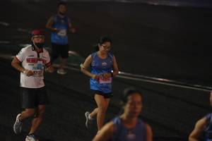 BIB: 92137, 433
                            <button type="button" onclick="openModal(17960516)" class="btn btn-primary btn-sm float-right btn-popup" data-toggle="modal" data-target=".modal-high-quality">
                        <i class="fas fa-shopping-cart"></i> Add to Cart
                    </button>
                                            <button type="button" onclick="isThisMe(17960516, true)" class="btn btn-success btn-sm float-right btn-popup btn-isme hidden" data-toggle="tooltip" data-placement="bottom" title="นี่คือรูปของคุณใช่ไหม คลิกที่นี่เพื่อเอาเข้าอัลบั้ม">
                        <i class="fas fa-plus"></i> Add to album
                    </button>
                    <button type="button" onclick="isThisMe(17960516, false)" class="btn btn-warning btn-sm float-right btn-popup btn-isnotme hidden">
                        <i class="fas fa-ban"></i> Remove from album
                    </button>