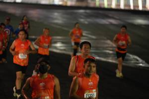 BIB: 73975, 21355
                            <button type="button" onclick="openModal(17927562)" class="btn btn-primary btn-sm float-right btn-popup" data-toggle="modal" data-target=".modal-high-quality">
                        <i class="fas fa-shopping-cart"></i> Add to Cart
                    </button>
                                            <button type="button" onclick="isThisMe(17927562, true)" class="btn btn-success btn-sm float-right btn-popup btn-isme hidden" data-toggle="tooltip" data-placement="bottom" title="นี่คือรูปของคุณใช่ไหม คลิกที่นี่เพื่อเอาเข้าอัลบั้ม">
                        <i class="fas fa-plus"></i> Add to album
                    </button>
                    <button type="button" onclick="isThisMe(17927562, false)" class="btn btn-warning btn-sm float-right btn-popup btn-isnotme hidden">
                        <i class="fas fa-ban"></i> Remove from album
                    </button>