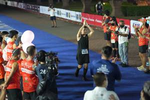 BIB: 4034
                            <button type="button" onclick="openModal(18015614)" class="btn btn-primary btn-sm float-right btn-popup" data-toggle="modal" data-target=".modal-high-quality">
                        <i class="fas fa-shopping-cart"></i> Add to Cart
                    </button>
                                            <button type="button" onclick="isThisMe(18015614, true)" class="btn btn-success btn-sm float-right btn-popup btn-isme hidden" data-toggle="tooltip" data-placement="bottom" title="นี่คือรูปของคุณใช่ไหม คลิกที่นี่เพื่อเอาเข้าอัลบั้ม">
                        <i class="fas fa-plus"></i> Add to album
                    </button>
                    <button type="button" onclick="isThisMe(18015614, false)" class="btn btn-warning btn-sm float-right btn-popup btn-isnotme hidden">
                        <i class="fas fa-ban"></i> Remove from album
                    </button>