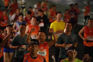 BIB: 2273, 227, 21294
                            <button type="button" onclick="openModal(17924393)" class="btn btn-primary btn-sm float-right btn-popup" data-toggle="modal" data-target=".modal-high-quality">
                        <i class="fas fa-shopping-cart"></i> Add to Cart
                    </button>
                                            <button type="button" onclick="isThisMe(17924393, true)" class="btn btn-success btn-sm float-right btn-popup btn-isme hidden" data-toggle="tooltip" data-placement="bottom" title="นี่คือรูปของคุณใช่ไหม คลิกที่นี่เพื่อเอาเข้าอัลบั้ม">
                        <i class="fas fa-plus"></i> Add to album
                    </button>
                    <button type="button" onclick="isThisMe(17924393, false)" class="btn btn-warning btn-sm float-right btn-popup btn-isnotme hidden">
                        <i class="fas fa-ban"></i> Remove from album
                    </button>