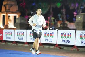 BIB: 4185
                            <button type="button" onclick="openModal(18015251)" class="btn btn-primary btn-sm float-right btn-popup" data-toggle="modal" data-target=".modal-high-quality">
                        <i class="fas fa-shopping-cart"></i> Add to Cart
                    </button>
                                            <button type="button" onclick="isThisMe(18015251, true)" class="btn btn-success btn-sm float-right btn-popup btn-isme hidden" data-toggle="tooltip" data-placement="bottom" title="นี่คือรูปของคุณใช่ไหม คลิกที่นี่เพื่อเอาเข้าอัลบั้ม">
                        <i class="fas fa-plus"></i> Add to album
                    </button>
                    <button type="button" onclick="isThisMe(18015251, false)" class="btn btn-warning btn-sm float-right btn-popup btn-isnotme hidden">
                        <i class="fas fa-ban"></i> Remove from album
                    </button>