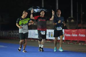 BIB: 42932, 42212
                            <button type="button" onclick="openModal(18009540)" class="btn btn-primary btn-sm float-right btn-popup" data-toggle="modal" data-target=".modal-high-quality">
                        <i class="fas fa-shopping-cart"></i> Add to Cart
                    </button>
                                            <button type="button" onclick="isThisMe(18009540, true)" class="btn btn-success btn-sm float-right btn-popup btn-isme hidden" data-toggle="tooltip" data-placement="bottom" title="นี่คือรูปของคุณใช่ไหม คลิกที่นี่เพื่อเอาเข้าอัลบั้ม">
                        <i class="fas fa-plus"></i> Add to album
                    </button>
                    <button type="button" onclick="isThisMe(18009540, false)" class="btn btn-warning btn-sm float-right btn-popup btn-isnotme hidden">
                        <i class="fas fa-ban"></i> Remove from album
                    </button>