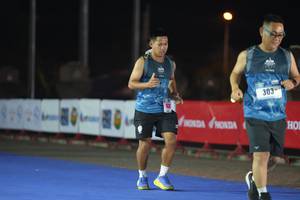 BIB: 303
                            <button type="button" onclick="openModal(18014714)" class="btn btn-primary btn-sm float-right btn-popup" data-toggle="modal" data-target=".modal-high-quality">
                        <i class="fas fa-shopping-cart"></i> Add to Cart
                    </button>
                                            <button type="button" onclick="isThisMe(18014714, true)" class="btn btn-success btn-sm float-right btn-popup btn-isme hidden" data-toggle="tooltip" data-placement="bottom" title="นี่คือรูปของคุณใช่ไหม คลิกที่นี่เพื่อเอาเข้าอัลบั้ม">
                        <i class="fas fa-plus"></i> Add to album
                    </button>
                    <button type="button" onclick="isThisMe(18014714, false)" class="btn btn-warning btn-sm float-right btn-popup btn-isnotme hidden">
                        <i class="fas fa-ban"></i> Remove from album
                    </button>