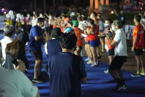 BIB: 
                            <button type="button" onclick="openModal(18015716)" class="btn btn-primary btn-sm float-right btn-popup" data-toggle="modal" data-target=".modal-high-quality">
                        <i class="fas fa-shopping-cart"></i> Add to Cart
                    </button>
                                            <button type="button" onclick="isThisMe(18015716, true)" class="btn btn-success btn-sm float-right btn-popup btn-isme hidden" data-toggle="tooltip" data-placement="bottom" title="นี่คือรูปของคุณใช่ไหม คลิกที่นี่เพื่อเอาเข้าอัลบั้ม">
                        <i class="fas fa-plus"></i> Add to album
                    </button>
                    <button type="button" onclick="isThisMe(18015716, false)" class="btn btn-warning btn-sm float-right btn-popup btn-isnotme hidden">
                        <i class="fas fa-ban"></i> Remove from album
                    </button>