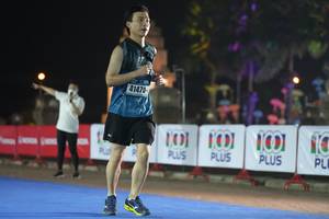 BIB: 41470
                            <button type="button" onclick="openModal(18014471)" class="btn btn-primary btn-sm float-right btn-popup" data-toggle="modal" data-target=".modal-high-quality">
                        <i class="fas fa-shopping-cart"></i> Add to Cart
                    </button>
                                            <button type="button" onclick="isThisMe(18014471, true)" class="btn btn-success btn-sm float-right btn-popup btn-isme hidden" data-toggle="tooltip" data-placement="bottom" title="นี่คือรูปของคุณใช่ไหม คลิกที่นี่เพื่อเอาเข้าอัลบั้ม">
                        <i class="fas fa-plus"></i> Add to album
                    </button>
                    <button type="button" onclick="isThisMe(18014471, false)" class="btn btn-warning btn-sm float-right btn-popup btn-isnotme hidden">
                        <i class="fas fa-ban"></i> Remove from album
                    </button>