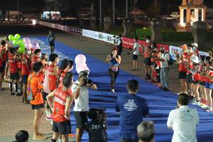 BIB: 261
                            <button type="button" onclick="openModal(18015400)" class="btn btn-primary btn-sm float-right btn-popup" data-toggle="modal" data-target=".modal-high-quality">
                        <i class="fas fa-shopping-cart"></i> Add to Cart
                    </button>
                                            <button type="button" onclick="isThisMe(18015400, true)" class="btn btn-success btn-sm float-right btn-popup btn-isme hidden" data-toggle="tooltip" data-placement="bottom" title="นี่คือรูปของคุณใช่ไหม คลิกที่นี่เพื่อเอาเข้าอัลบั้ม">
                        <i class="fas fa-plus"></i> Add to album
                    </button>
                    <button type="button" onclick="isThisMe(18015400, false)" class="btn btn-warning btn-sm float-right btn-popup btn-isnotme hidden">
                        <i class="fas fa-ban"></i> Remove from album
                    </button>