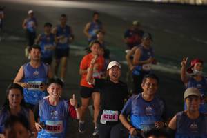 BIB: 1148, 83130, 83124
                            <button type="button" onclick="openModal(17960316)" class="btn btn-primary btn-sm float-right btn-popup" data-toggle="modal" data-target=".modal-high-quality">
                        <i class="fas fa-shopping-cart"></i> Add to Cart
                    </button>
                                            <button type="button" onclick="isThisMe(17960316, true)" class="btn btn-success btn-sm float-right btn-popup btn-isme hidden" data-toggle="tooltip" data-placement="bottom" title="นี่คือรูปของคุณใช่ไหม คลิกที่นี่เพื่อเอาเข้าอัลบั้ม">
                        <i class="fas fa-plus"></i> Add to album
                    </button>
                    <button type="button" onclick="isThisMe(17960316, false)" class="btn btn-warning btn-sm float-right btn-popup btn-isnotme hidden">
                        <i class="fas fa-ban"></i> Remove from album
                    </button>