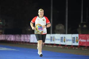 BIB: 44783
                            <button type="button" onclick="openModal(18014459)" class="btn btn-primary btn-sm float-right btn-popup" data-toggle="modal" data-target=".modal-high-quality">
                        <i class="fas fa-shopping-cart"></i> Add to Cart
                    </button>
                                            <button type="button" onclick="isThisMe(18014459, true)" class="btn btn-success btn-sm float-right btn-popup btn-isme hidden" data-toggle="tooltip" data-placement="bottom" title="นี่คือรูปของคุณใช่ไหม คลิกที่นี่เพื่อเอาเข้าอัลบั้ม">
                        <i class="fas fa-plus"></i> Add to album
                    </button>
                    <button type="button" onclick="isThisMe(18014459, false)" class="btn btn-warning btn-sm float-right btn-popup btn-isnotme hidden">
                        <i class="fas fa-ban"></i> Remove from album
                    </button>