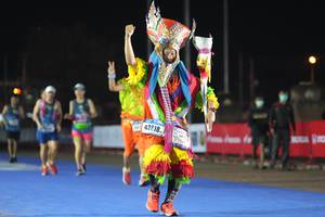 BIB: 42818
                            <button type="button" onclick="openModal(18013735)" class="btn btn-primary btn-sm float-right btn-popup" data-toggle="modal" data-target=".modal-high-quality">
                        <i class="fas fa-shopping-cart"></i> Add to Cart
                    </button>
                                            <button type="button" onclick="isThisMe(18013735, true)" class="btn btn-success btn-sm float-right btn-popup btn-isme hidden" data-toggle="tooltip" data-placement="bottom" title="นี่คือรูปของคุณใช่ไหม คลิกที่นี่เพื่อเอาเข้าอัลบั้ม">
                        <i class="fas fa-plus"></i> Add to album
                    </button>
                    <button type="button" onclick="isThisMe(18013735, false)" class="btn btn-warning btn-sm float-right btn-popup btn-isnotme hidden">
                        <i class="fas fa-ban"></i> Remove from album
                    </button>