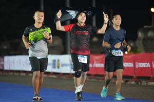 BIB: 12932
                            <button type="button" onclick="openModal(18009564)" class="btn btn-primary btn-sm float-right btn-popup" data-toggle="modal" data-target=".modal-high-quality">
                        <i class="fas fa-shopping-cart"></i> Add to Cart
                    </button>
                                            <button type="button" onclick="isThisMe(18009564, true)" class="btn btn-success btn-sm float-right btn-popup btn-isme hidden" data-toggle="tooltip" data-placement="bottom" title="นี่คือรูปของคุณใช่ไหม คลิกที่นี่เพื่อเอาเข้าอัลบั้ม">
                        <i class="fas fa-plus"></i> Add to album
                    </button>
                    <button type="button" onclick="isThisMe(18009564, false)" class="btn btn-warning btn-sm float-right btn-popup btn-isnotme hidden">
                        <i class="fas fa-ban"></i> Remove from album
                    </button>