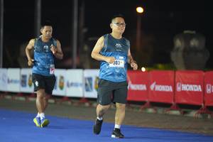 BIB: 303
                            <button type="button" onclick="openModal(18014710)" class="btn btn-primary btn-sm float-right btn-popup" data-toggle="modal" data-target=".modal-high-quality">
                        <i class="fas fa-shopping-cart"></i> Add to Cart
                    </button>
                                            <button type="button" onclick="isThisMe(18014710, true)" class="btn btn-success btn-sm float-right btn-popup btn-isme hidden" data-toggle="tooltip" data-placement="bottom" title="นี่คือรูปของคุณใช่ไหม คลิกที่นี่เพื่อเอาเข้าอัลบั้ม">
                        <i class="fas fa-plus"></i> Add to album
                    </button>
                    <button type="button" onclick="isThisMe(18014710, false)" class="btn btn-warning btn-sm float-right btn-popup btn-isnotme hidden">
                        <i class="fas fa-ban"></i> Remove from album
                    </button>