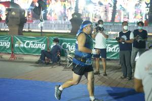 BIB: 433
                            <button type="button" onclick="openModal(18015310)" class="btn btn-primary btn-sm float-right btn-popup" data-toggle="modal" data-target=".modal-high-quality">
                        <i class="fas fa-shopping-cart"></i> Add to Cart
                    </button>
                                            <button type="button" onclick="isThisMe(18015310, true)" class="btn btn-success btn-sm float-right btn-popup btn-isme hidden" data-toggle="tooltip" data-placement="bottom" title="นี่คือรูปของคุณใช่ไหม คลิกที่นี่เพื่อเอาเข้าอัลบั้ม">
                        <i class="fas fa-plus"></i> Add to album
                    </button>
                    <button type="button" onclick="isThisMe(18015310, false)" class="btn btn-warning btn-sm float-right btn-popup btn-isnotme hidden">
                        <i class="fas fa-ban"></i> Remove from album
                    </button>