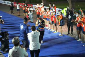 BIB: 261
                            <button type="button" onclick="openModal(18015428)" class="btn btn-primary btn-sm float-right btn-popup" data-toggle="modal" data-target=".modal-high-quality">
                        <i class="fas fa-shopping-cart"></i> Add to Cart
                    </button>
                                            <button type="button" onclick="isThisMe(18015428, true)" class="btn btn-success btn-sm float-right btn-popup btn-isme hidden" data-toggle="tooltip" data-placement="bottom" title="นี่คือรูปของคุณใช่ไหม คลิกที่นี่เพื่อเอาเข้าอัลบั้ม">
                        <i class="fas fa-plus"></i> Add to album
                    </button>
                    <button type="button" onclick="isThisMe(18015428, false)" class="btn btn-warning btn-sm float-right btn-popup btn-isnotme hidden">
                        <i class="fas fa-ban"></i> Remove from album
                    </button>