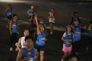 BIB: 13527, 14151, 1259
                            <button type="button" onclick="openModal(17961633)" class="btn btn-primary btn-sm float-right btn-popup" data-toggle="modal" data-target=".modal-high-quality">
                        <i class="fas fa-shopping-cart"></i> Add to Cart
                    </button>
                                            <button type="button" onclick="isThisMe(17961633, true)" class="btn btn-success btn-sm float-right btn-popup btn-isme hidden" data-toggle="tooltip" data-placement="bottom" title="นี่คือรูปของคุณใช่ไหม คลิกที่นี่เพื่อเอาเข้าอัลบั้ม">
                        <i class="fas fa-plus"></i> Add to album
                    </button>
                    <button type="button" onclick="isThisMe(17961633, false)" class="btn btn-warning btn-sm float-right btn-popup btn-isnotme hidden">
                        <i class="fas fa-ban"></i> Remove from album
                    </button>