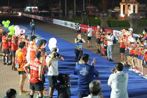 BIB: 261
                            <button type="button" onclick="openModal(18015402)" class="btn btn-primary btn-sm float-right btn-popup" data-toggle="modal" data-target=".modal-high-quality">
                        <i class="fas fa-shopping-cart"></i> Add to Cart
                    </button>
                                            <button type="button" onclick="isThisMe(18015402, true)" class="btn btn-success btn-sm float-right btn-popup btn-isme hidden" data-toggle="tooltip" data-placement="bottom" title="นี่คือรูปของคุณใช่ไหม คลิกที่นี่เพื่อเอาเข้าอัลบั้ม">
                        <i class="fas fa-plus"></i> Add to album
                    </button>
                    <button type="button" onclick="isThisMe(18015402, false)" class="btn btn-warning btn-sm float-right btn-popup btn-isnotme hidden">
                        <i class="fas fa-ban"></i> Remove from album
                    </button>