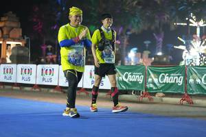 BIB: 1461
                            <button type="button" onclick="openModal(18014417)" class="btn btn-primary btn-sm float-right btn-popup" data-toggle="modal" data-target=".modal-high-quality">
                        <i class="fas fa-shopping-cart"></i> Add to Cart
                    </button>
                                            <button type="button" onclick="isThisMe(18014417, true)" class="btn btn-success btn-sm float-right btn-popup btn-isme hidden" data-toggle="tooltip" data-placement="bottom" title="นี่คือรูปของคุณใช่ไหม คลิกที่นี่เพื่อเอาเข้าอัลบั้ม">
                        <i class="fas fa-plus"></i> Add to album
                    </button>
                    <button type="button" onclick="isThisMe(18014417, false)" class="btn btn-warning btn-sm float-right btn-popup btn-isnotme hidden">
                        <i class="fas fa-ban"></i> Remove from album
                    </button>