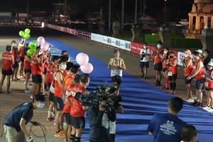 BIB: 274
                            <button type="button" onclick="openModal(18015352)" class="btn btn-primary btn-sm float-right btn-popup" data-toggle="modal" data-target=".modal-high-quality">
                        <i class="fas fa-shopping-cart"></i> Add to Cart
                    </button>
                                            <button type="button" onclick="isThisMe(18015352, true)" class="btn btn-success btn-sm float-right btn-popup btn-isme hidden" data-toggle="tooltip" data-placement="bottom" title="นี่คือรูปของคุณใช่ไหม คลิกที่นี่เพื่อเอาเข้าอัลบั้ม">
                        <i class="fas fa-plus"></i> Add to album
                    </button>
                    <button type="button" onclick="isThisMe(18015352, false)" class="btn btn-warning btn-sm float-right btn-popup btn-isnotme hidden">
                        <i class="fas fa-ban"></i> Remove from album
                    </button>