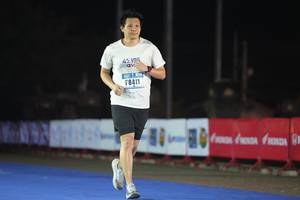 BIB: 42195, 78411
                            <button type="button" onclick="openModal(18014335)" class="btn btn-primary btn-sm float-right btn-popup" data-toggle="modal" data-target=".modal-high-quality">
                        <i class="fas fa-shopping-cart"></i> Add to Cart
                    </button>
                                            <button type="button" onclick="isThisMe(18014335, true)" class="btn btn-success btn-sm float-right btn-popup btn-isme hidden" data-toggle="tooltip" data-placement="bottom" title="นี่คือรูปของคุณใช่ไหม คลิกที่นี่เพื่อเอาเข้าอัลบั้ม">
                        <i class="fas fa-plus"></i> Add to album
                    </button>
                    <button type="button" onclick="isThisMe(18014335, false)" class="btn btn-warning btn-sm float-right btn-popup btn-isnotme hidden">
                        <i class="fas fa-ban"></i> Remove from album
                    </button>