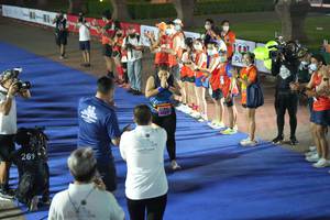 BIB: 261
                            <button type="button" onclick="openModal(18015421)" class="btn btn-primary btn-sm float-right btn-popup" data-toggle="modal" data-target=".modal-high-quality">
                        <i class="fas fa-shopping-cart"></i> Add to Cart
                    </button>
                                            <button type="button" onclick="isThisMe(18015421, true)" class="btn btn-success btn-sm float-right btn-popup btn-isme hidden" data-toggle="tooltip" data-placement="bottom" title="นี่คือรูปของคุณใช่ไหม คลิกที่นี่เพื่อเอาเข้าอัลบั้ม">
                        <i class="fas fa-plus"></i> Add to album
                    </button>
                    <button type="button" onclick="isThisMe(18015421, false)" class="btn btn-warning btn-sm float-right btn-popup btn-isnotme hidden">
                        <i class="fas fa-ban"></i> Remove from album
                    </button>