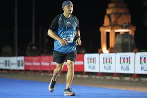 BIB: 13151
                            <button type="button" onclick="openModal(18013289)" class="btn btn-primary btn-sm float-right btn-popup" data-toggle="modal" data-target=".modal-high-quality">
                        <i class="fas fa-shopping-cart"></i> Add to Cart
                    </button>
                                            <button type="button" onclick="isThisMe(18013289, true)" class="btn btn-success btn-sm float-right btn-popup btn-isme hidden" data-toggle="tooltip" data-placement="bottom" title="นี่คือรูปของคุณใช่ไหม คลิกที่นี่เพื่อเอาเข้าอัลบั้ม">
                        <i class="fas fa-plus"></i> Add to album
                    </button>
                    <button type="button" onclick="isThisMe(18013289, false)" class="btn btn-warning btn-sm float-right btn-popup btn-isnotme hidden">
                        <i class="fas fa-ban"></i> Remove from album
                    </button>