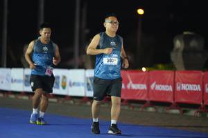 BIB: 303
                            <button type="button" onclick="openModal(18014708)" class="btn btn-primary btn-sm float-right btn-popup" data-toggle="modal" data-target=".modal-high-quality">
                        <i class="fas fa-shopping-cart"></i> Add to Cart
                    </button>
                                            <button type="button" onclick="isThisMe(18014708, true)" class="btn btn-success btn-sm float-right btn-popup btn-isme hidden" data-toggle="tooltip" data-placement="bottom" title="นี่คือรูปของคุณใช่ไหม คลิกที่นี่เพื่อเอาเข้าอัลบั้ม">
                        <i class="fas fa-plus"></i> Add to album
                    </button>
                    <button type="button" onclick="isThisMe(18014708, false)" class="btn btn-warning btn-sm float-right btn-popup btn-isnotme hidden">
                        <i class="fas fa-ban"></i> Remove from album
                    </button>