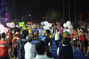 BIB: 169
                            <button type="button" onclick="openModal(18015733)" class="btn btn-primary btn-sm float-right btn-popup" data-toggle="modal" data-target=".modal-high-quality">
                        <i class="fas fa-shopping-cart"></i> Add to Cart
                    </button>
                                            <button type="button" onclick="isThisMe(18015733, true)" class="btn btn-success btn-sm float-right btn-popup btn-isme hidden" data-toggle="tooltip" data-placement="bottom" title="นี่คือรูปของคุณใช่ไหม คลิกที่นี่เพื่อเอาเข้าอัลบั้ม">
                        <i class="fas fa-plus"></i> Add to album
                    </button>
                    <button type="button" onclick="isThisMe(18015733, false)" class="btn btn-warning btn-sm float-right btn-popup btn-isnotme hidden">
                        <i class="fas fa-ban"></i> Remove from album
                    </button>