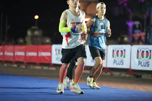 BIB: 054
                            <button type="button" onclick="openModal(18011962)" class="btn btn-primary btn-sm float-right btn-popup" data-toggle="modal" data-target=".modal-high-quality">
                        <i class="fas fa-shopping-cart"></i> Add to Cart
                    </button>
                                            <button type="button" onclick="isThisMe(18011962, true)" class="btn btn-success btn-sm float-right btn-popup btn-isme hidden" data-toggle="tooltip" data-placement="bottom" title="นี่คือรูปของคุณใช่ไหม คลิกที่นี่เพื่อเอาเข้าอัลบั้ม">
                        <i class="fas fa-plus"></i> Add to album
                    </button>
                    <button type="button" onclick="isThisMe(18011962, false)" class="btn btn-warning btn-sm float-right btn-popup btn-isnotme hidden">
                        <i class="fas fa-ban"></i> Remove from album
                    </button>