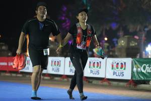 BIB: 125
                            <button type="button" onclick="openModal(18014507)" class="btn btn-primary btn-sm float-right btn-popup" data-toggle="modal" data-target=".modal-high-quality">
                        <i class="fas fa-shopping-cart"></i> Add to Cart
                    </button>
                                            <button type="button" onclick="isThisMe(18014507, true)" class="btn btn-success btn-sm float-right btn-popup btn-isme hidden" data-toggle="tooltip" data-placement="bottom" title="นี่คือรูปของคุณใช่ไหม คลิกที่นี่เพื่อเอาเข้าอัลบั้ม">
                        <i class="fas fa-plus"></i> Add to album
                    </button>
                    <button type="button" onclick="isThisMe(18014507, false)" class="btn btn-warning btn-sm float-right btn-popup btn-isnotme hidden">
                        <i class="fas fa-ban"></i> Remove from album
                    </button>