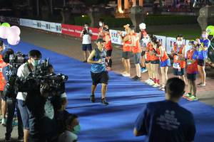 BIB: 
                            <button type="button" onclick="openModal(18015339)" class="btn btn-primary btn-sm float-right btn-popup" data-toggle="modal" data-target=".modal-high-quality">
                        <i class="fas fa-shopping-cart"></i> Add to Cart
                    </button>
                                            <button type="button" onclick="isThisMe(18015339, true)" class="btn btn-success btn-sm float-right btn-popup btn-isme hidden" data-toggle="tooltip" data-placement="bottom" title="นี่คือรูปของคุณใช่ไหม คลิกที่นี่เพื่อเอาเข้าอัลบั้ม">
                        <i class="fas fa-plus"></i> Add to album
                    </button>
                    <button type="button" onclick="isThisMe(18015339, false)" class="btn btn-warning btn-sm float-right btn-popup btn-isnotme hidden">
                        <i class="fas fa-ban"></i> Remove from album
                    </button>