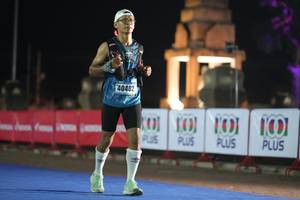 BIB: 40402
                            <button type="button" onclick="openModal(18011917)" class="btn btn-primary btn-sm float-right btn-popup" data-toggle="modal" data-target=".modal-high-quality">
                        <i class="fas fa-shopping-cart"></i> Add to Cart
                    </button>
                                            <button type="button" onclick="isThisMe(18011917, true)" class="btn btn-success btn-sm float-right btn-popup btn-isme hidden" data-toggle="tooltip" data-placement="bottom" title="นี่คือรูปของคุณใช่ไหม คลิกที่นี่เพื่อเอาเข้าอัลบั้ม">
                        <i class="fas fa-plus"></i> Add to album
                    </button>
                    <button type="button" onclick="isThisMe(18011917, false)" class="btn btn-warning btn-sm float-right btn-popup btn-isnotme hidden">
                        <i class="fas fa-ban"></i> Remove from album
                    </button>