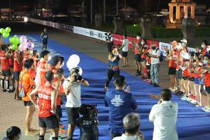 BIB: 261
                            <button type="button" onclick="openModal(18015403)" class="btn btn-primary btn-sm float-right btn-popup" data-toggle="modal" data-target=".modal-high-quality">
                        <i class="fas fa-shopping-cart"></i> Add to Cart
                    </button>
                                            <button type="button" onclick="isThisMe(18015403, true)" class="btn btn-success btn-sm float-right btn-popup btn-isme hidden" data-toggle="tooltip" data-placement="bottom" title="นี่คือรูปของคุณใช่ไหม คลิกที่นี่เพื่อเอาเข้าอัลบั้ม">
                        <i class="fas fa-plus"></i> Add to album
                    </button>
                    <button type="button" onclick="isThisMe(18015403, false)" class="btn btn-warning btn-sm float-right btn-popup btn-isnotme hidden">
                        <i class="fas fa-ban"></i> Remove from album
                    </button>