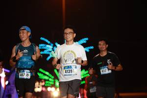 BIB: 407, 41397, 432
                            <button type="button" onclick="openModal(16596838)" class="btn btn-primary btn-sm float-right btn-popup" data-toggle="modal" data-target=".modal-high-quality">
                        <i class="fas fa-shopping-cart"></i> Add to Cart
                    </button>
                                            <button type="button" onclick="isThisMe(16596838, true)" class="btn btn-success btn-sm float-right btn-popup btn-isme hidden" data-toggle="tooltip" data-placement="bottom" title="นี่คือรูปของคุณใช่ไหม คลิกที่นี่เพื่อเอาเข้าอัลบั้ม">
                        <i class="fas fa-plus"></i> Add to album
                    </button>
                    <button type="button" onclick="isThisMe(16596838, false)" class="btn btn-warning btn-sm float-right btn-popup btn-isnotme hidden">
                        <i class="fas fa-ban"></i> Remove from album
                    </button>