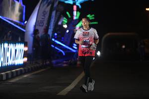 BIB: 100
                            <button type="button" onclick="openModal(17208966)" class="btn btn-primary btn-sm float-right btn-popup" data-toggle="modal" data-target=".modal-high-quality">
                        <i class="fas fa-shopping-cart"></i> Add to Cart
                    </button>
                                            <button type="button" onclick="isThisMe(17208966, true)" class="btn btn-success btn-sm float-right btn-popup btn-isme hidden" data-toggle="tooltip" data-placement="bottom" title="นี่คือรูปของคุณใช่ไหม คลิกที่นี่เพื่อเอาเข้าอัลบั้ม">
                        <i class="fas fa-plus"></i> Add to album
                    </button>
                    <button type="button" onclick="isThisMe(17208966, false)" class="btn btn-warning btn-sm float-right btn-popup btn-isnotme hidden">
                        <i class="fas fa-ban"></i> Remove from album
                    </button>