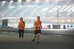 BIB: 75201, 75206
                            <button type="button" onclick="openModal(17025808)" class="btn btn-primary btn-sm float-right btn-popup" data-toggle="modal" data-target=".modal-high-quality">
                        <i class="fas fa-shopping-cart"></i> Add to Cart
                    </button>
                                            <button type="button" onclick="isThisMe(17025808, true)" class="btn btn-success btn-sm float-right btn-popup btn-isme hidden" data-toggle="tooltip" data-placement="bottom" title="นี่คือรูปของคุณใช่ไหม คลิกที่นี่เพื่อเอาเข้าอัลบั้ม">
                        <i class="fas fa-plus"></i> Add to album
                    </button>
                    <button type="button" onclick="isThisMe(17025808, false)" class="btn btn-warning btn-sm float-right btn-popup btn-isnotme hidden">
                        <i class="fas fa-ban"></i> Remove from album
                    </button>