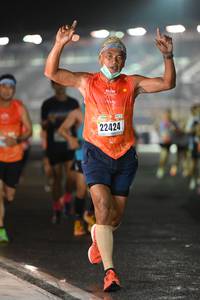 BIB: 22424
                            <button type="button" onclick="openModal(16969619)" class="btn btn-primary btn-sm float-right btn-popup" data-toggle="modal" data-target=".modal-high-quality">
                        <i class="fas fa-shopping-cart"></i> Add to Cart
                    </button>
                                            <button type="button" onclick="isThisMe(16969619, true)" class="btn btn-success btn-sm float-right btn-popup btn-isme hidden" data-toggle="tooltip" data-placement="bottom" title="นี่คือรูปของคุณใช่ไหม คลิกที่นี่เพื่อเอาเข้าอัลบั้ม">
                        <i class="fas fa-plus"></i> Add to album
                    </button>
                    <button type="button" onclick="isThisMe(16969619, false)" class="btn btn-warning btn-sm float-right btn-popup btn-isnotme hidden">
                        <i class="fas fa-ban"></i> Remove from album
                    </button>