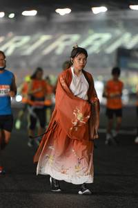 BIB: 201
                            <button type="button" onclick="openModal(17020878)" class="btn btn-primary btn-sm float-right btn-popup" data-toggle="modal" data-target=".modal-high-quality">
                        <i class="fas fa-shopping-cart"></i> Add to Cart
                    </button>
                                            <button type="button" onclick="isThisMe(17020878, true)" class="btn btn-success btn-sm float-right btn-popup btn-isme hidden" data-toggle="tooltip" data-placement="bottom" title="นี่คือรูปของคุณใช่ไหม คลิกที่นี่เพื่อเอาเข้าอัลบั้ม">
                        <i class="fas fa-plus"></i> Add to album
                    </button>
                    <button type="button" onclick="isThisMe(17020878, false)" class="btn btn-warning btn-sm float-right btn-popup btn-isnotme hidden">
                        <i class="fas fa-ban"></i> Remove from album
                    </button>