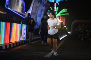 BIB: 1000000
                            <button type="button" onclick="openModal(17207943)" class="btn btn-primary btn-sm float-right btn-popup" data-toggle="modal" data-target=".modal-high-quality">
                        <i class="fas fa-shopping-cart"></i> Add to Cart
                    </button>
                                            <button type="button" onclick="isThisMe(17207943, true)" class="btn btn-success btn-sm float-right btn-popup btn-isme hidden" data-toggle="tooltip" data-placement="bottom" title="นี่คือรูปของคุณใช่ไหม คลิกที่นี่เพื่อเอาเข้าอัลบั้ม">
                        <i class="fas fa-plus"></i> Add to album
                    </button>
                    <button type="button" onclick="isThisMe(17207943, false)" class="btn btn-warning btn-sm float-right btn-popup btn-isnotme hidden">
                        <i class="fas fa-ban"></i> Remove from album
                    </button>