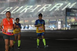 BIB: 20709, 23916
                            <button type="button" onclick="openModal(17025092)" class="btn btn-primary btn-sm float-right btn-popup" data-toggle="modal" data-target=".modal-high-quality">
                        <i class="fas fa-shopping-cart"></i> Add to Cart
                    </button>
                                            <button type="button" onclick="isThisMe(17025092, true)" class="btn btn-success btn-sm float-right btn-popup btn-isme hidden" data-toggle="tooltip" data-placement="bottom" title="นี่คือรูปของคุณใช่ไหม คลิกที่นี่เพื่อเอาเข้าอัลบั้ม">
                        <i class="fas fa-plus"></i> Add to album
                    </button>
                    <button type="button" onclick="isThisMe(17025092, false)" class="btn btn-warning btn-sm float-right btn-popup btn-isnotme hidden">
                        <i class="fas fa-ban"></i> Remove from album
                    </button>