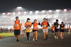 BIB: 20901, 22436, 25862, 25483
                            <button type="button" onclick="openModal(17043964)" class="btn btn-primary btn-sm float-right btn-popup" data-toggle="modal" data-target=".modal-high-quality">
                        <i class="fas fa-shopping-cart"></i> Add to Cart
                    </button>
                                            <button type="button" onclick="isThisMe(17043964, true)" class="btn btn-success btn-sm float-right btn-popup btn-isme hidden" data-toggle="tooltip" data-placement="bottom" title="นี่คือรูปของคุณใช่ไหม คลิกที่นี่เพื่อเอาเข้าอัลบั้ม">
                        <i class="fas fa-plus"></i> Add to album
                    </button>
                    <button type="button" onclick="isThisMe(17043964, false)" class="btn btn-warning btn-sm float-right btn-popup btn-isnotme hidden">
                        <i class="fas fa-ban"></i> Remove from album
                    </button>