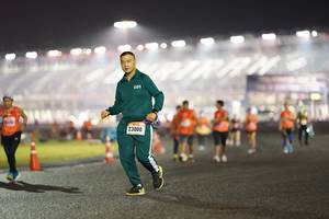 BIB: 001, 23000
                            <button type="button" onclick="openModal(17043512)" class="btn btn-primary btn-sm float-right btn-popup" data-toggle="modal" data-target=".modal-high-quality">
                        <i class="fas fa-shopping-cart"></i> Add to Cart
                    </button>
                                            <button type="button" onclick="isThisMe(17043512, true)" class="btn btn-success btn-sm float-right btn-popup btn-isme hidden" data-toggle="tooltip" data-placement="bottom" title="นี่คือรูปของคุณใช่ไหม คลิกที่นี่เพื่อเอาเข้าอัลบั้ม">
                        <i class="fas fa-plus"></i> Add to album
                    </button>
                    <button type="button" onclick="isThisMe(17043512, false)" class="btn btn-warning btn-sm float-right btn-popup btn-isnotme hidden">
                        <i class="fas fa-ban"></i> Remove from album
                    </button>