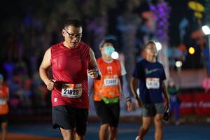 BIB: 2244, 1434, 21829
                            <button type="button" onclick="openModal(17226013)" class="btn btn-primary btn-sm float-right btn-popup" data-toggle="modal" data-target=".modal-high-quality">
                        <i class="fas fa-shopping-cart"></i> Add to Cart
                    </button>
                                            <button type="button" onclick="isThisMe(17226013, true)" class="btn btn-success btn-sm float-right btn-popup btn-isme hidden" data-toggle="tooltip" data-placement="bottom" title="นี่คือรูปของคุณใช่ไหม คลิกที่นี่เพื่อเอาเข้าอัลบั้ม">
                        <i class="fas fa-plus"></i> Add to album
                    </button>
                    <button type="button" onclick="isThisMe(17226013, false)" class="btn btn-warning btn-sm float-right btn-popup btn-isnotme hidden">
                        <i class="fas fa-ban"></i> Remove from album
                    </button>