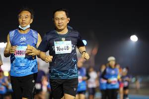 BIB: 14060
                            <button type="button" onclick="openModal(17095882)" class="btn btn-primary btn-sm float-right btn-popup" data-toggle="modal" data-target=".modal-high-quality">
                        <i class="fas fa-shopping-cart"></i> Add to Cart
                    </button>
                                            <button type="button" onclick="isThisMe(17095882, true)" class="btn btn-success btn-sm float-right btn-popup btn-isme hidden" data-toggle="tooltip" data-placement="bottom" title="นี่คือรูปของคุณใช่ไหม คลิกที่นี่เพื่อเอาเข้าอัลบั้ม">
                        <i class="fas fa-plus"></i> Add to album
                    </button>
                    <button type="button" onclick="isThisMe(17095882, false)" class="btn btn-warning btn-sm float-right btn-popup btn-isnotme hidden">
                        <i class="fas fa-ban"></i> Remove from album
                    </button>