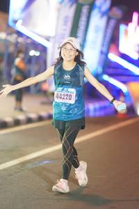 BIB: 44220
                            <button type="button" onclick="openModal(16601892)" class="btn btn-primary btn-sm float-right btn-popup" data-toggle="modal" data-target=".modal-high-quality">
                        <i class="fas fa-shopping-cart"></i> Add to Cart
                    </button>
                                            <button type="button" onclick="isThisMe(16601892, true)" class="btn btn-success btn-sm float-right btn-popup btn-isme hidden" data-toggle="tooltip" data-placement="bottom" title="นี่คือรูปของคุณใช่ไหม คลิกที่นี่เพื่อเอาเข้าอัลบั้ม">
                        <i class="fas fa-plus"></i> Add to album
                    </button>
                    <button type="button" onclick="isThisMe(16601892, false)" class="btn btn-warning btn-sm float-right btn-popup btn-isnotme hidden">
                        <i class="fas fa-ban"></i> Remove from album
                    </button>