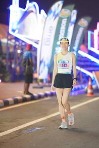 BIB: 4242
                            <button type="button" onclick="openModal(16598618)" class="btn btn-primary btn-sm float-right btn-popup" data-toggle="modal" data-target=".modal-high-quality">
                        <i class="fas fa-shopping-cart"></i> Add to Cart
                    </button>
                                            <button type="button" onclick="isThisMe(16598618, true)" class="btn btn-success btn-sm float-right btn-popup btn-isme hidden" data-toggle="tooltip" data-placement="bottom" title="นี่คือรูปของคุณใช่ไหม คลิกที่นี่เพื่อเอาเข้าอัลบั้ม">
                        <i class="fas fa-plus"></i> Add to album
                    </button>
                    <button type="button" onclick="isThisMe(16598618, false)" class="btn btn-warning btn-sm float-right btn-popup btn-isnotme hidden">
                        <i class="fas fa-ban"></i> Remove from album
                    </button>