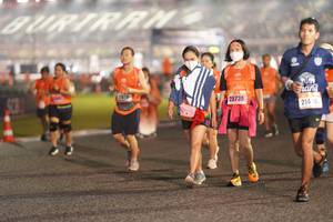 BIB: 1479, 25739, 214
                            <button type="button" onclick="openModal(16360770)" class="btn btn-primary btn-sm float-right btn-popup" data-toggle="modal" data-target=".modal-high-quality">
                        <i class="fas fa-shopping-cart"></i> Add to Cart
                    </button>
                                            <button type="button" onclick="isThisMe(16360770, true)" class="btn btn-success btn-sm float-right btn-popup btn-isme hidden" data-toggle="tooltip" data-placement="bottom" title="นี่คือรูปของคุณใช่ไหม คลิกที่นี่เพื่อเอาเข้าอัลบั้ม">
                        <i class="fas fa-plus"></i> Add to album
                    </button>
                    <button type="button" onclick="isThisMe(16360770, false)" class="btn btn-warning btn-sm float-right btn-popup btn-isnotme hidden">
                        <i class="fas fa-ban"></i> Remove from album
                    </button>