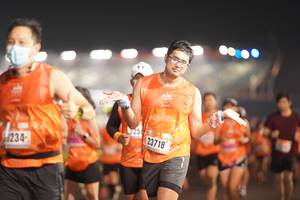 BIB: 250, 23718
                            <button type="button" onclick="openModal(16467530)" class="btn btn-primary btn-sm float-right btn-popup" data-toggle="modal" data-target=".modal-high-quality">
                        <i class="fas fa-shopping-cart"></i> Add to Cart
                    </button>
                                            <button type="button" onclick="isThisMe(16467530, true)" class="btn btn-success btn-sm float-right btn-popup btn-isme hidden" data-toggle="tooltip" data-placement="bottom" title="นี่คือรูปของคุณใช่ไหม คลิกที่นี่เพื่อเอาเข้าอัลบั้ม">
                        <i class="fas fa-plus"></i> Add to album
                    </button>
                    <button type="button" onclick="isThisMe(16467530, false)" class="btn btn-warning btn-sm float-right btn-popup btn-isnotme hidden">
                        <i class="fas fa-ban"></i> Remove from album
                    </button>