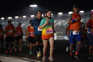 BIB: 220, 27618, 401
                            <button type="button" onclick="openModal(16167907)" class="btn btn-primary btn-sm float-right btn-popup" data-toggle="modal" data-target=".modal-high-quality">
                        <i class="fas fa-shopping-cart"></i> Add to Cart
                    </button>
                                            <button type="button" onclick="isThisMe(16167907, true)" class="btn btn-success btn-sm float-right btn-popup btn-isme hidden" data-toggle="tooltip" data-placement="bottom" title="นี่คือรูปของคุณใช่ไหม คลิกที่นี่เพื่อเอาเข้าอัลบั้ม">
                        <i class="fas fa-plus"></i> Add to album
                    </button>
                    <button type="button" onclick="isThisMe(16167907, false)" class="btn btn-warning btn-sm float-right btn-popup btn-isnotme hidden">
                        <i class="fas fa-ban"></i> Remove from album
                    </button>