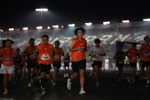 BIB: 085, 25392, 2001
                            <button type="button" onclick="openModal(16107284)" class="btn btn-primary btn-sm float-right btn-popup" data-toggle="modal" data-target=".modal-high-quality">
                        <i class="fas fa-shopping-cart"></i> Add to Cart
                    </button>
                                            <button type="button" onclick="isThisMe(16107284, true)" class="btn btn-success btn-sm float-right btn-popup btn-isme hidden" data-toggle="tooltip" data-placement="bottom" title="นี่คือรูปของคุณใช่ไหม คลิกที่นี่เพื่อเอาเข้าอัลบั้ม">
                        <i class="fas fa-plus"></i> Add to album
                    </button>
                    <button type="button" onclick="isThisMe(16107284, false)" class="btn btn-warning btn-sm float-right btn-popup btn-isnotme hidden">
                        <i class="fas fa-ban"></i> Remove from album
                    </button>