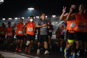 BIB: 225, 25231, 219, 21232, 7209, 26811
                            <button type="button" onclick="openModal(16103776)" class="btn btn-primary btn-sm float-right btn-popup" data-toggle="modal" data-target=".modal-high-quality">
                        <i class="fas fa-shopping-cart"></i> Add to Cart
                    </button>
                                            <button type="button" onclick="isThisMe(16103776, true)" class="btn btn-success btn-sm float-right btn-popup btn-isme hidden" data-toggle="tooltip" data-placement="bottom" title="นี่คือรูปของคุณใช่ไหม คลิกที่นี่เพื่อเอาเข้าอัลบั้ม">
                        <i class="fas fa-plus"></i> Add to album
                    </button>
                    <button type="button" onclick="isThisMe(16103776, false)" class="btn btn-warning btn-sm float-right btn-popup btn-isnotme hidden">
                        <i class="fas fa-ban"></i> Remove from album
                    </button>